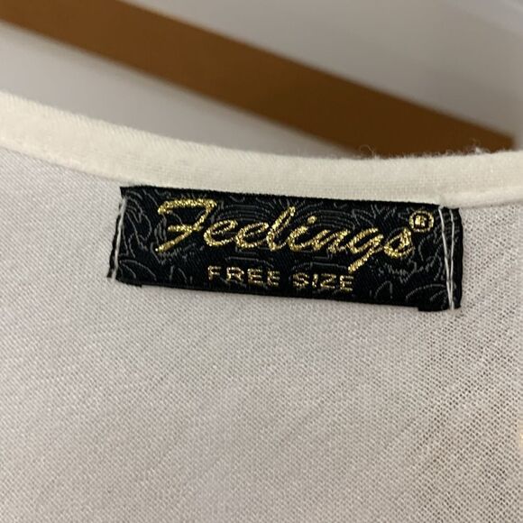 Feelings Free Size white freeflow dress asymmetrical w/cheesecloth like material - Picture 3 of 10